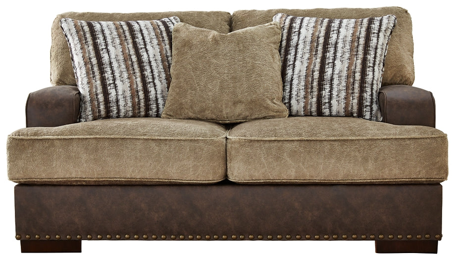 Alesbury Loveseat