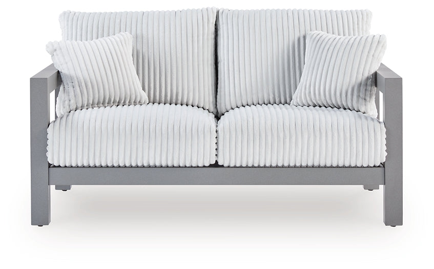 Hurley Park Loveseat w/Cushion